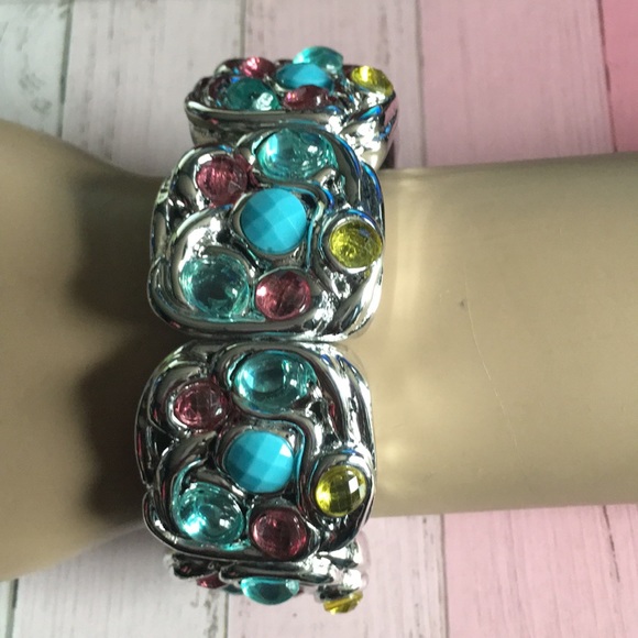 Lucite Necklace & Bracelet Set - Picture 4 of 4